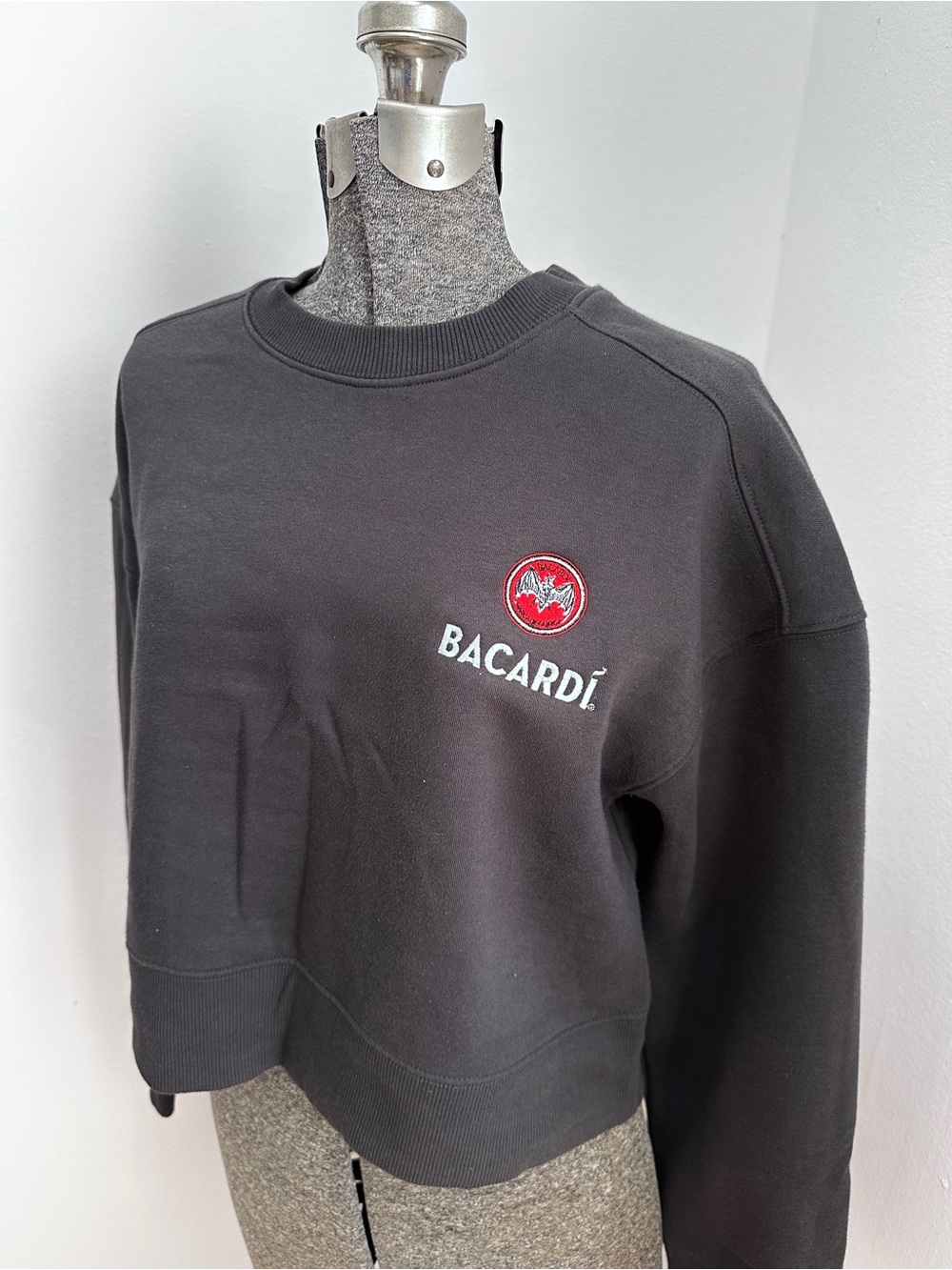 Bacardi Dark Gray Crewneck Cropped Sweatshirt